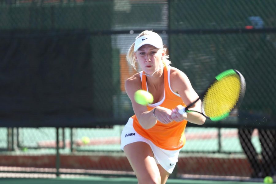 Louis Wagenvoort returns a backhand shot against UTPB on Saturday afternoon at the El Paso Tennis Club.