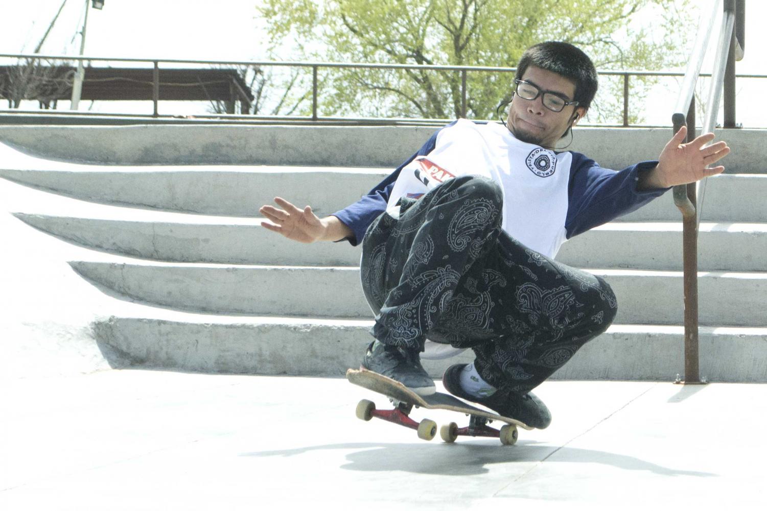 Tony+Hawk+thrills+local+skating+community+in+Socorro
