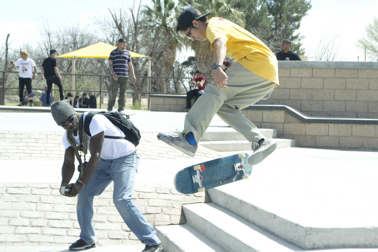Tony+Hawk+thrills+local+skating+community+in+Socorro