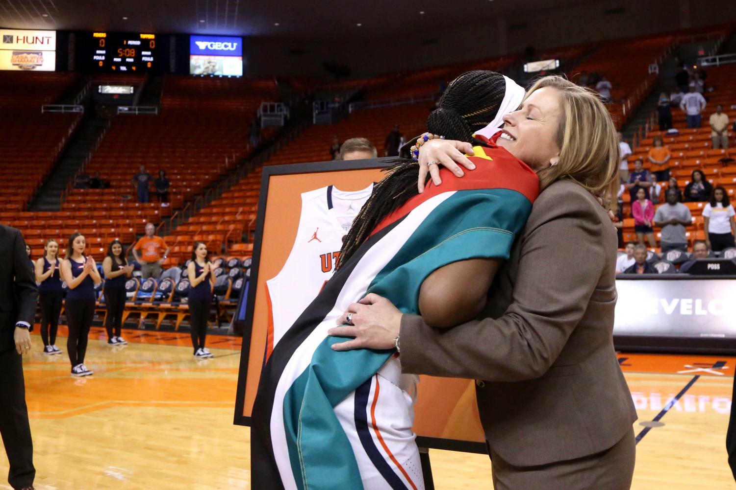 Seda+powers+UTEP+women+past+WKU+in+home+finale