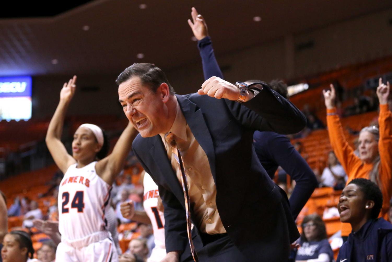 Seda+powers+UTEP+women+past+WKU+in+home+finale