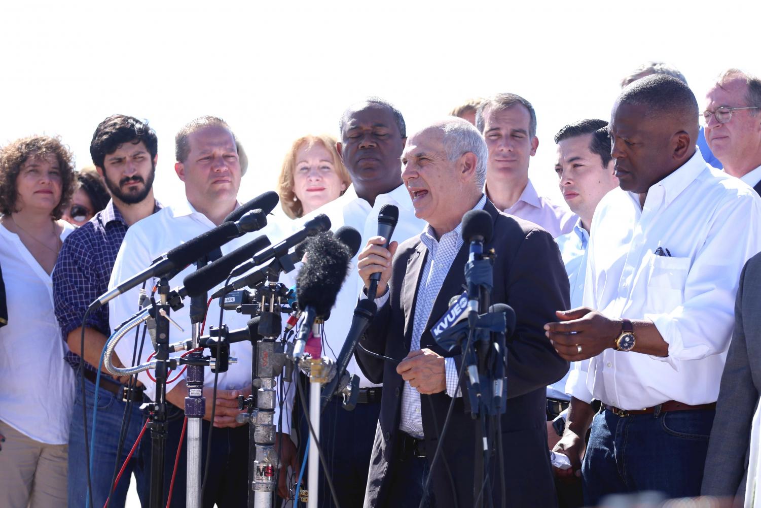 U.S.+mayors+meet+to+protest+at+the+border
