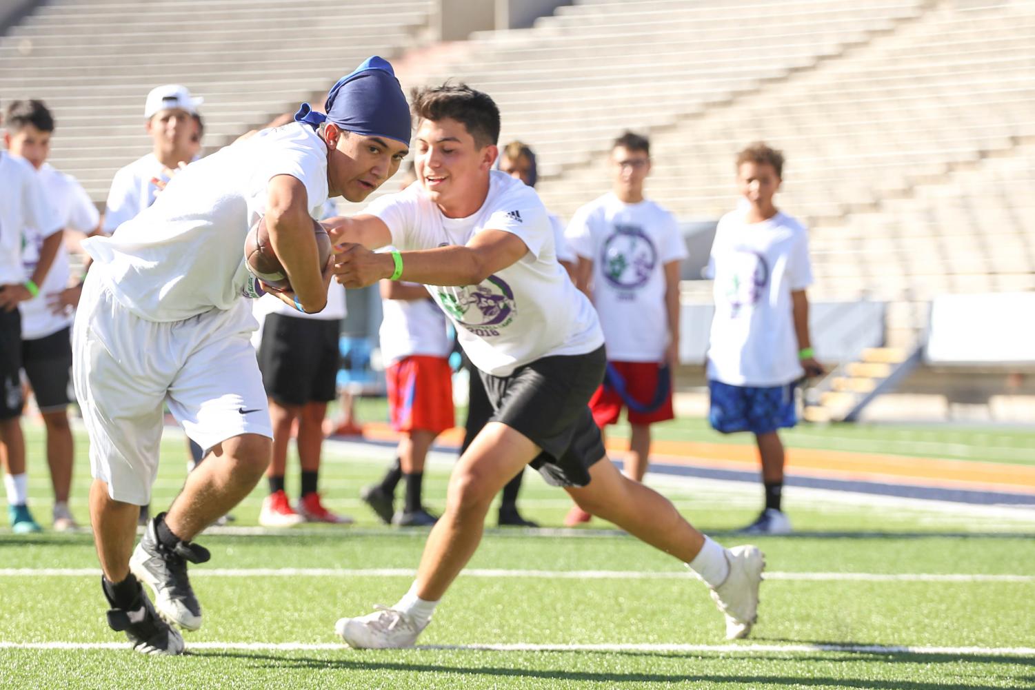 Jones+Brothers+youth+football+camp+dazzles+in+second+year