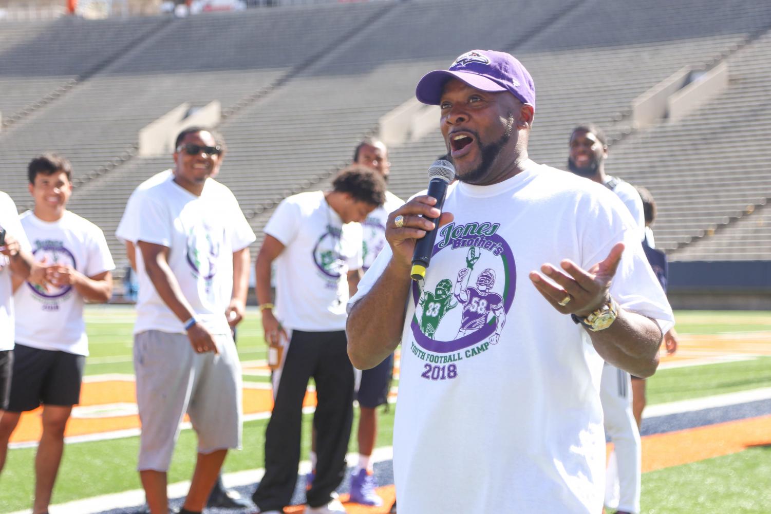 Jones+Brothers+youth+football+camp+dazzles+in+second+year