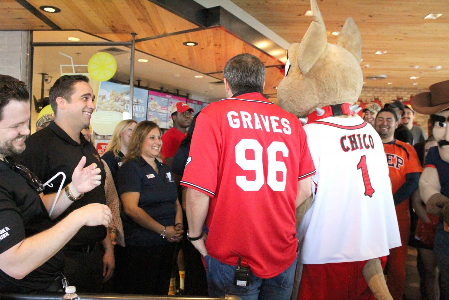 Raising+Canes+gives+back+to+the+community%2C+celebrates+4th+restaurant+in+El+Paso