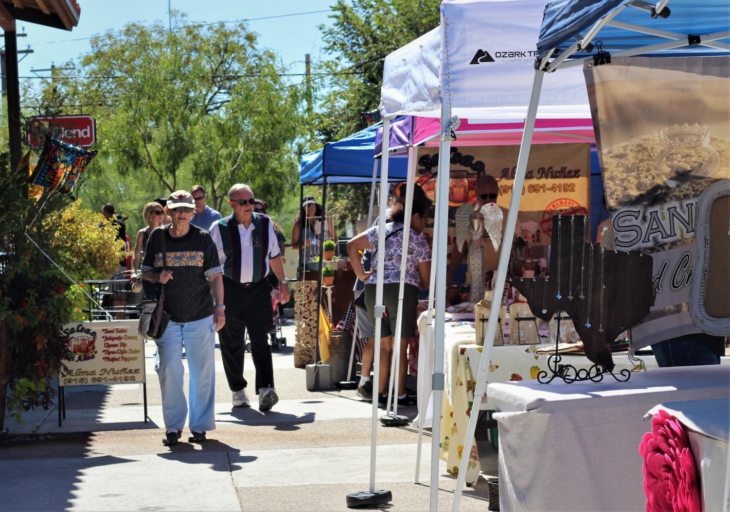 Upper+Valley+Artist+%26+Farmers+Market+celebrates+one-year+anniversary
