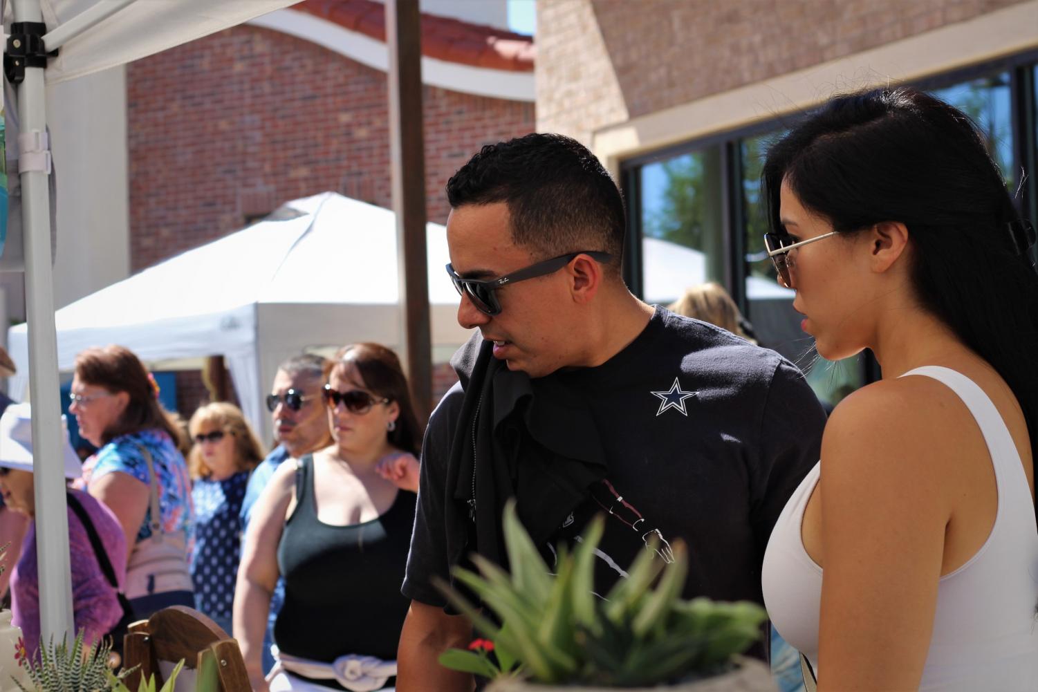 Upper+Valley+Artist+%26+Farmers+Market+celebrates+one-year+anniversary