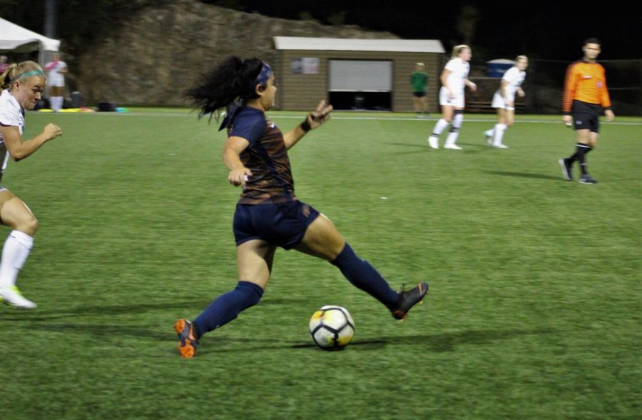 Jackie Soto runs to catch the ball, on September 20, 2018.