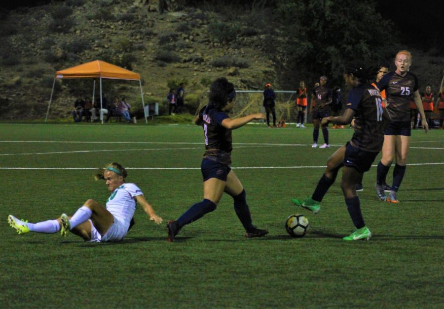 Jackie Soto runs to catch the ball, on September 20, 2018.