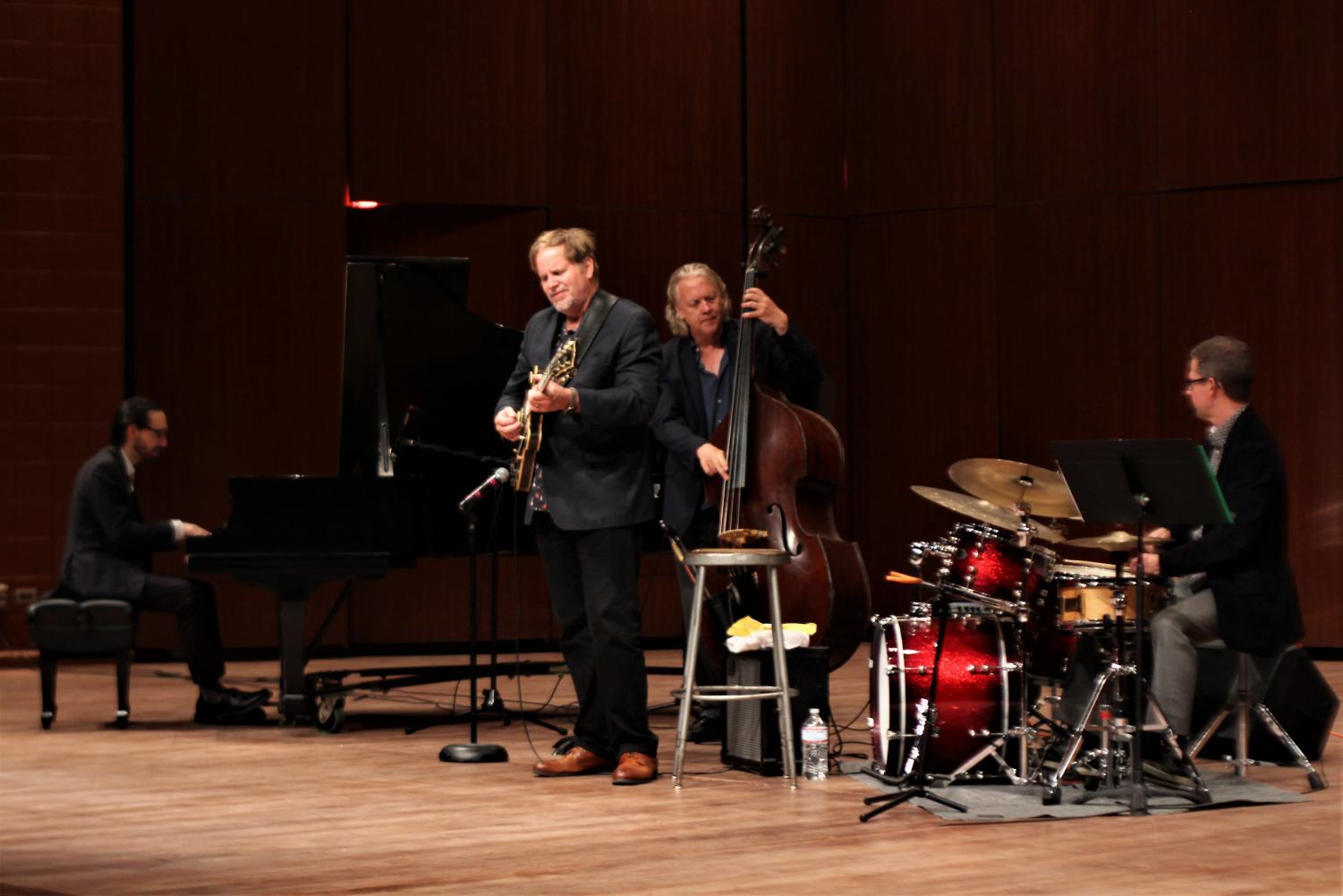 Jazz+guitarist+Dave+Stryker+performs+with+UTEP+musicians