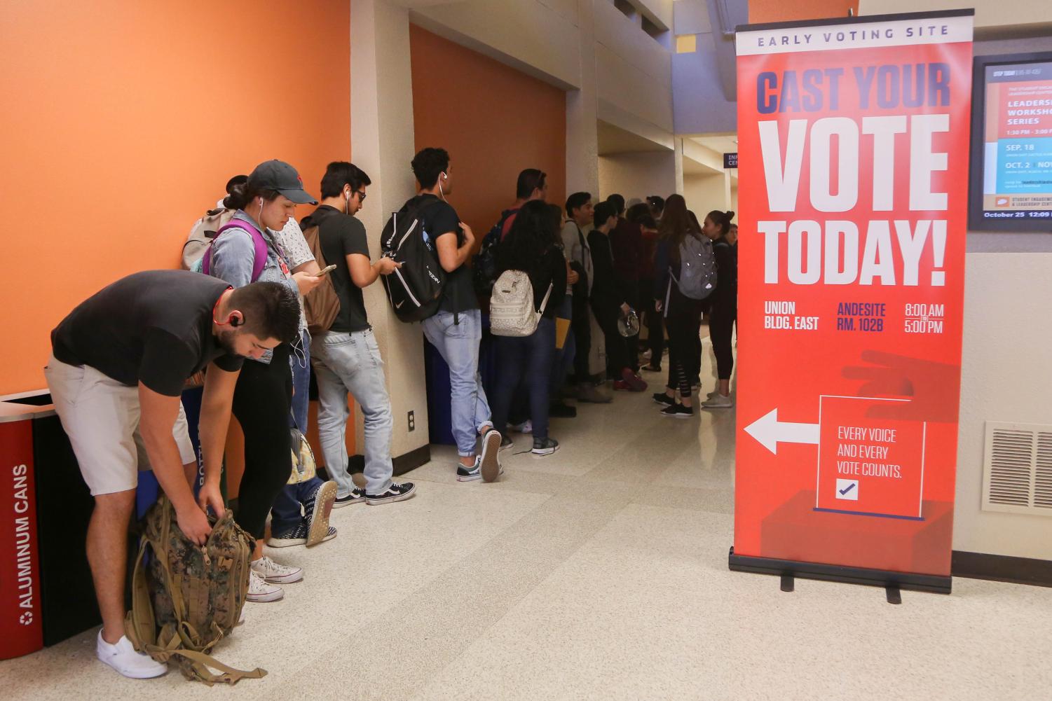 Early+voting+surges+in+El+Paso