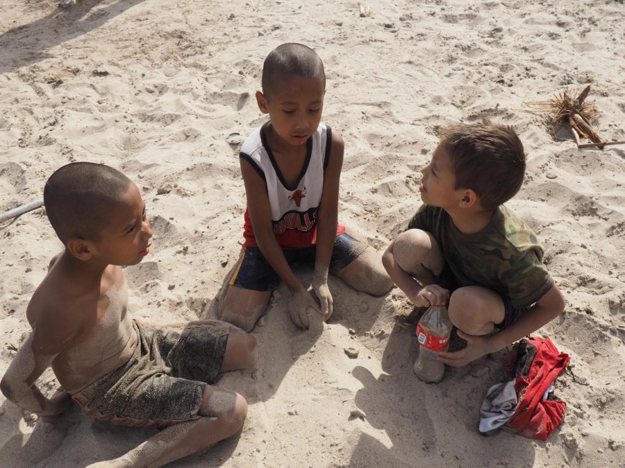 Portrait of children having a small conversation with my teammates. Tuesday, April 11, 2017