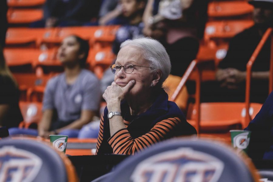 Dr.Diana Natalicio closely watches the Womens basketball game.