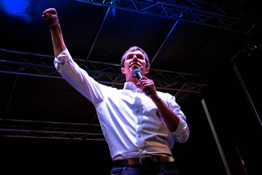 Beto+ORourke+gives+a+powerful+speech+at+a+counter+rally+across+the+street+from+the+Presidents+rally