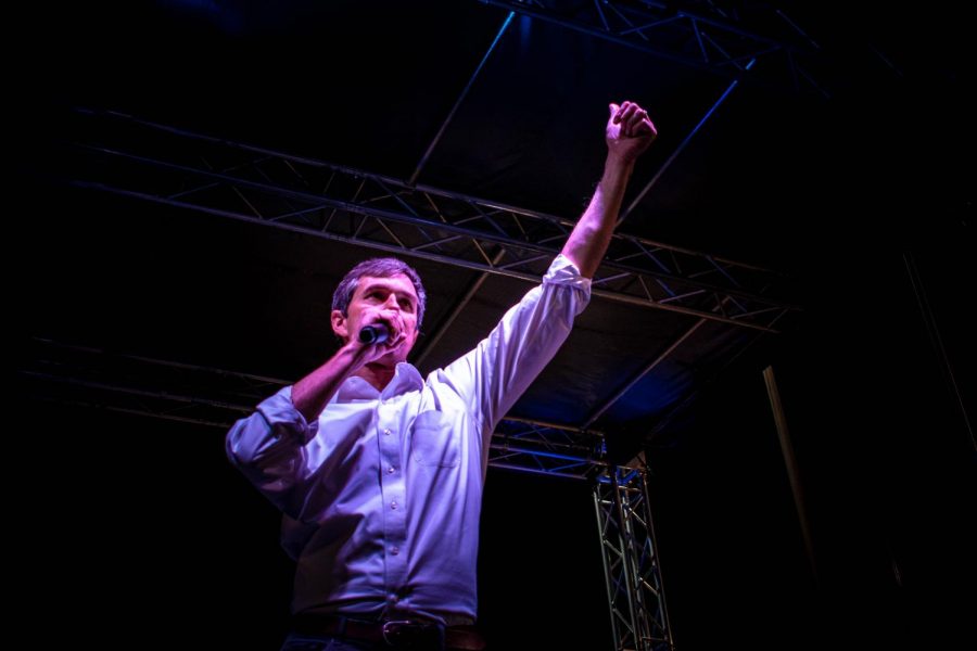 O’Rourke, Escobar and others march against the border wall