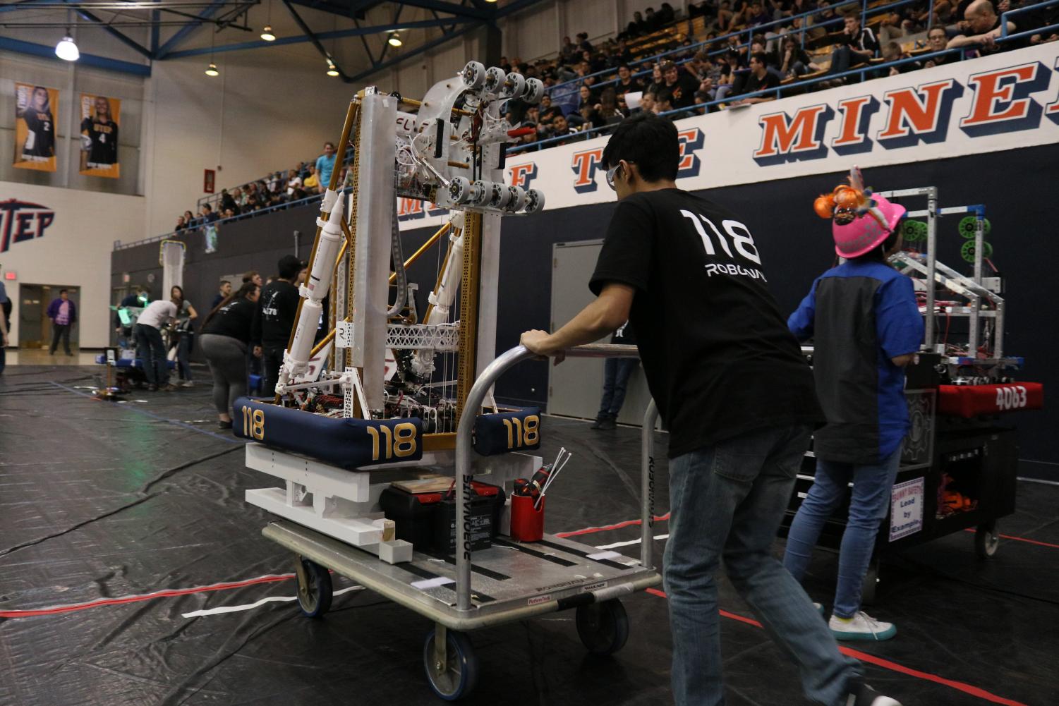 FIRST+Robotics+Competition+District+Event+on+Campus