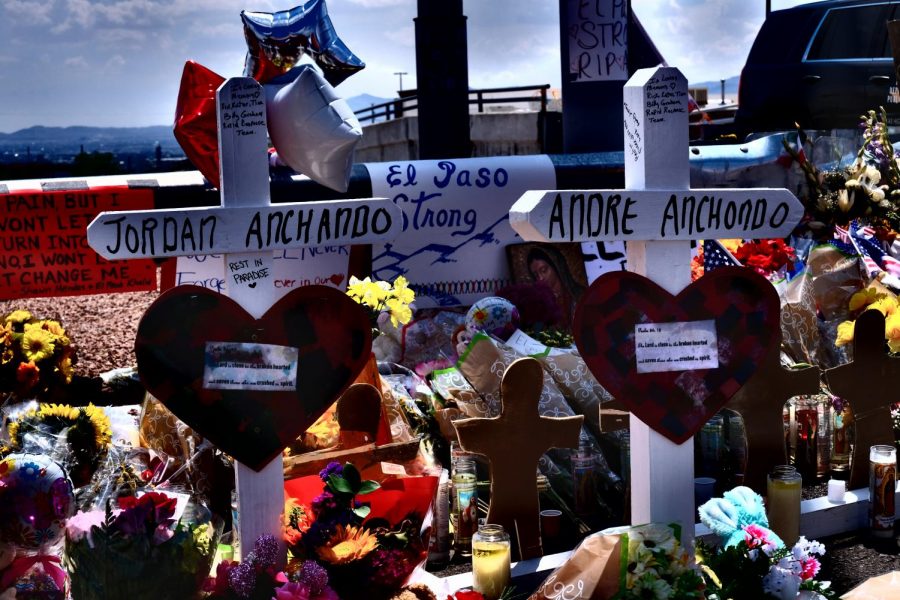 Memorials+for+the+victims+of+Saturdays+shooting+have+been+created+near+the+Cielo+Vista+Wal-Mart.+