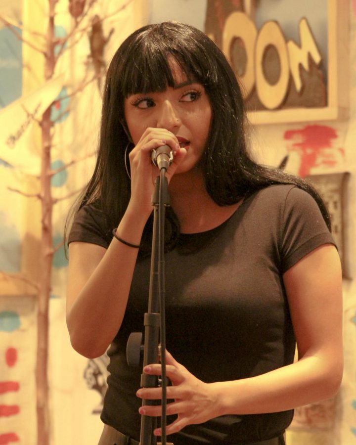 Jordan Taylor, 22, sings at The House 9 in Central El Paso Aug. 30, 2019.