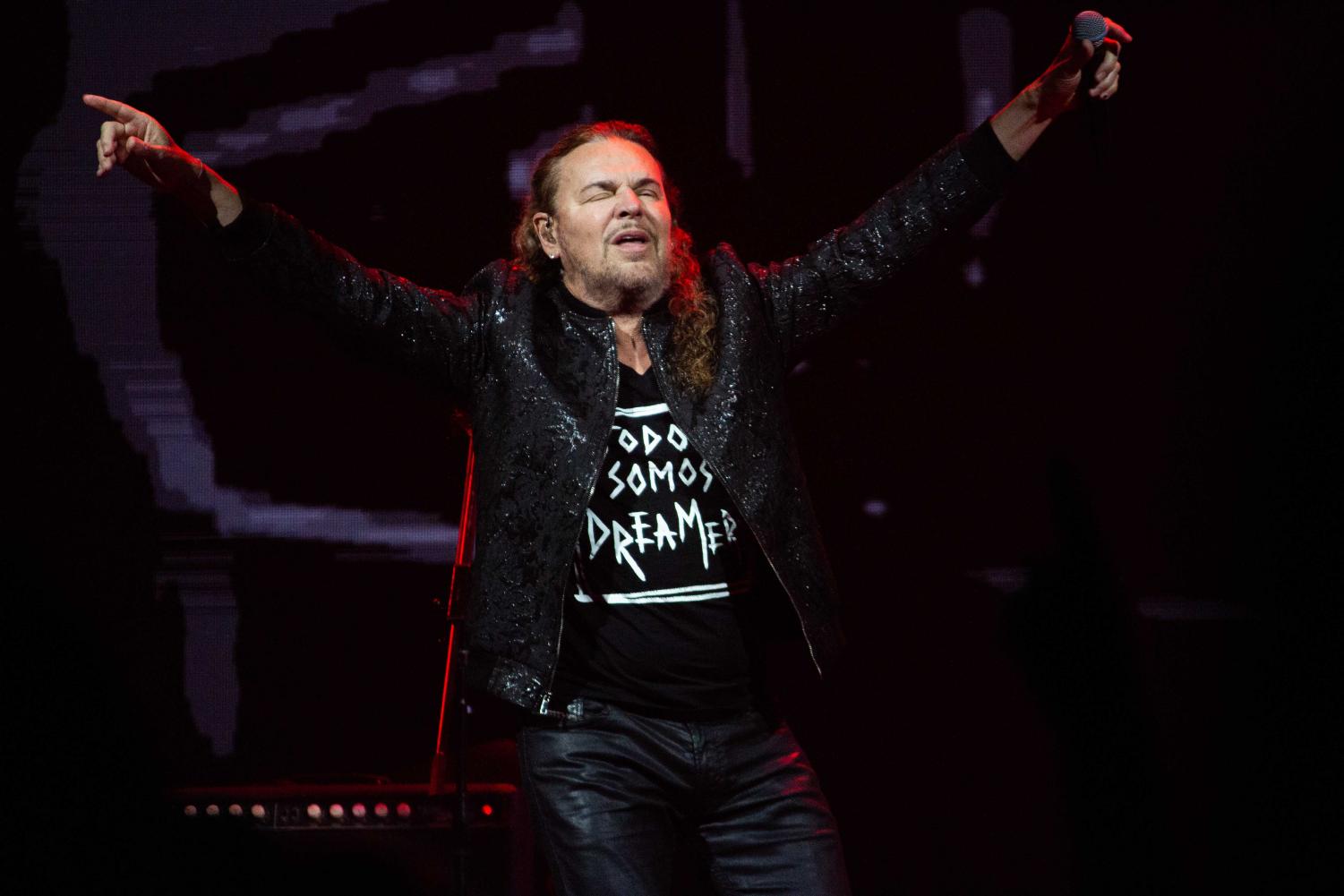 Man%C3%A1+addresses+the+border%2C+politics+during+El+Paso+concert