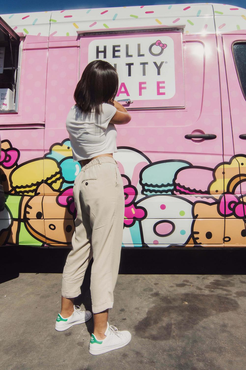 Kawaii+%E2%80%98Hello+Kitty+Caf%C3%A9+Truck%E2%80%99+excites+local+enthusiasts