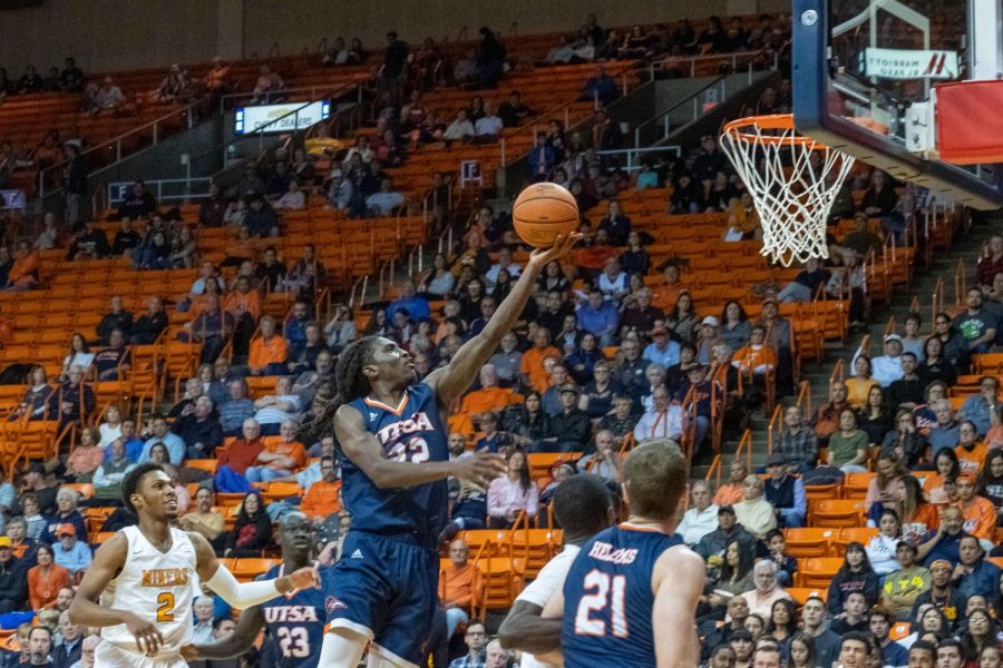 UTSAs++Keaton+Wallace++drives+to+the+basket+versus+the+UTEP+Miners+Jan.+15.