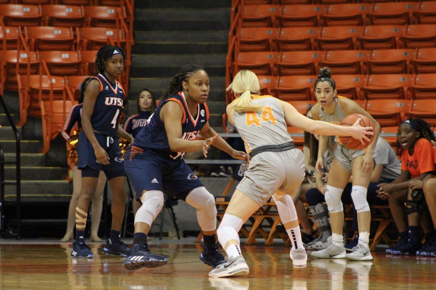 UTEP+dominates+UTSA+94-+54+and+improves+to+4-1+in+Conference-USA