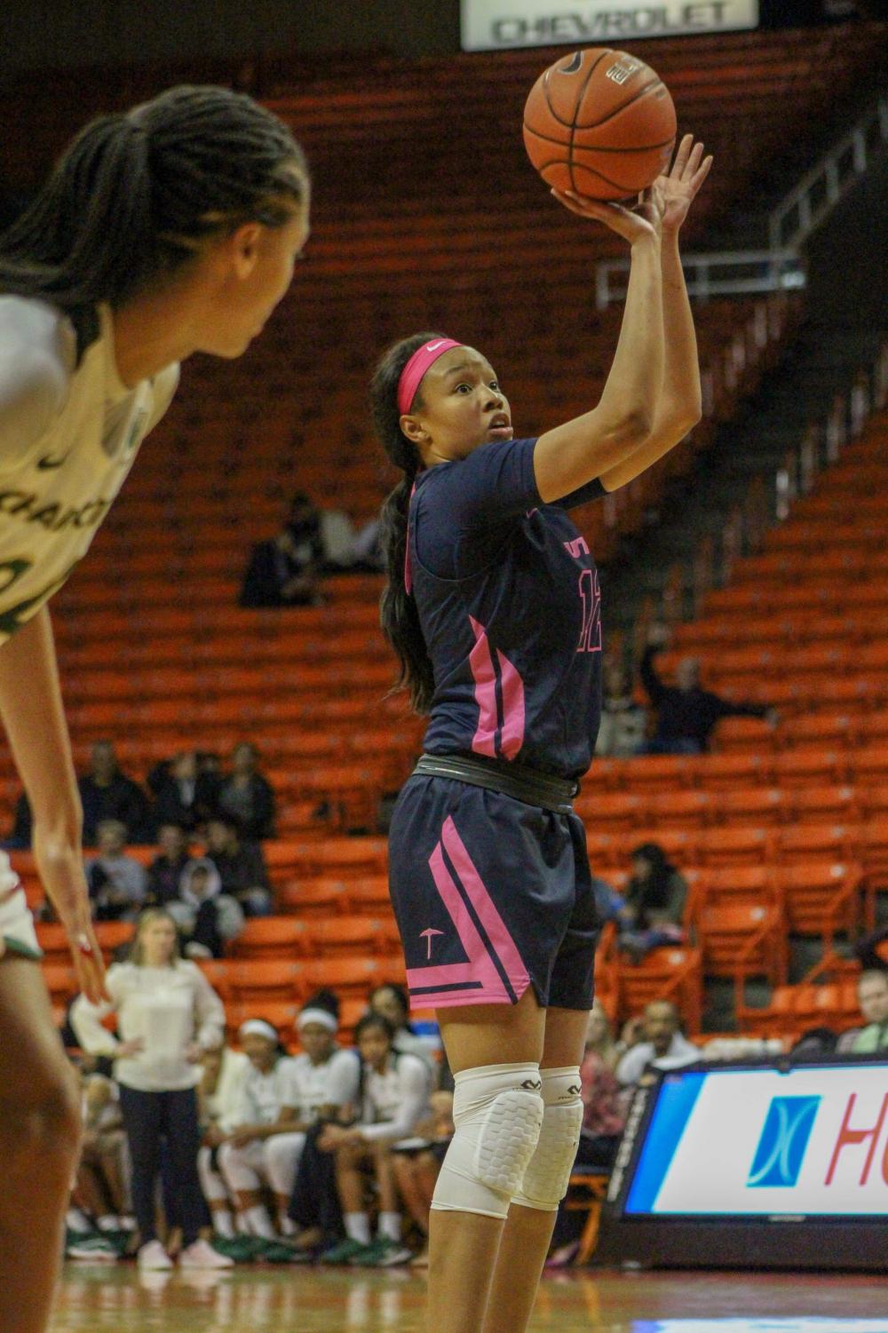 UTEP+holds+off+Charlotte+in+82-76+overtime+victory