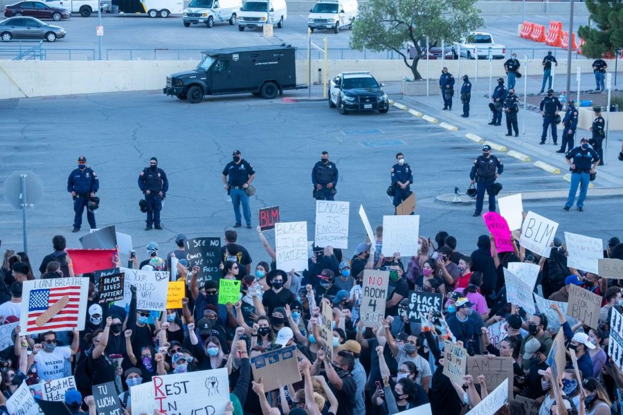 El Paso police stand ready to deal with protesters outside of Raynor Street police station Sunday, May 31.