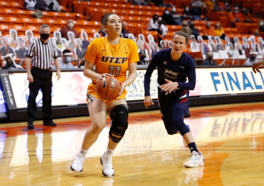 UTEP+sophomore+transfer+guard+Destiny+Lopes+lines+up+for+a+jump+shot+against+Florida+Atlantic+Feb.+22.