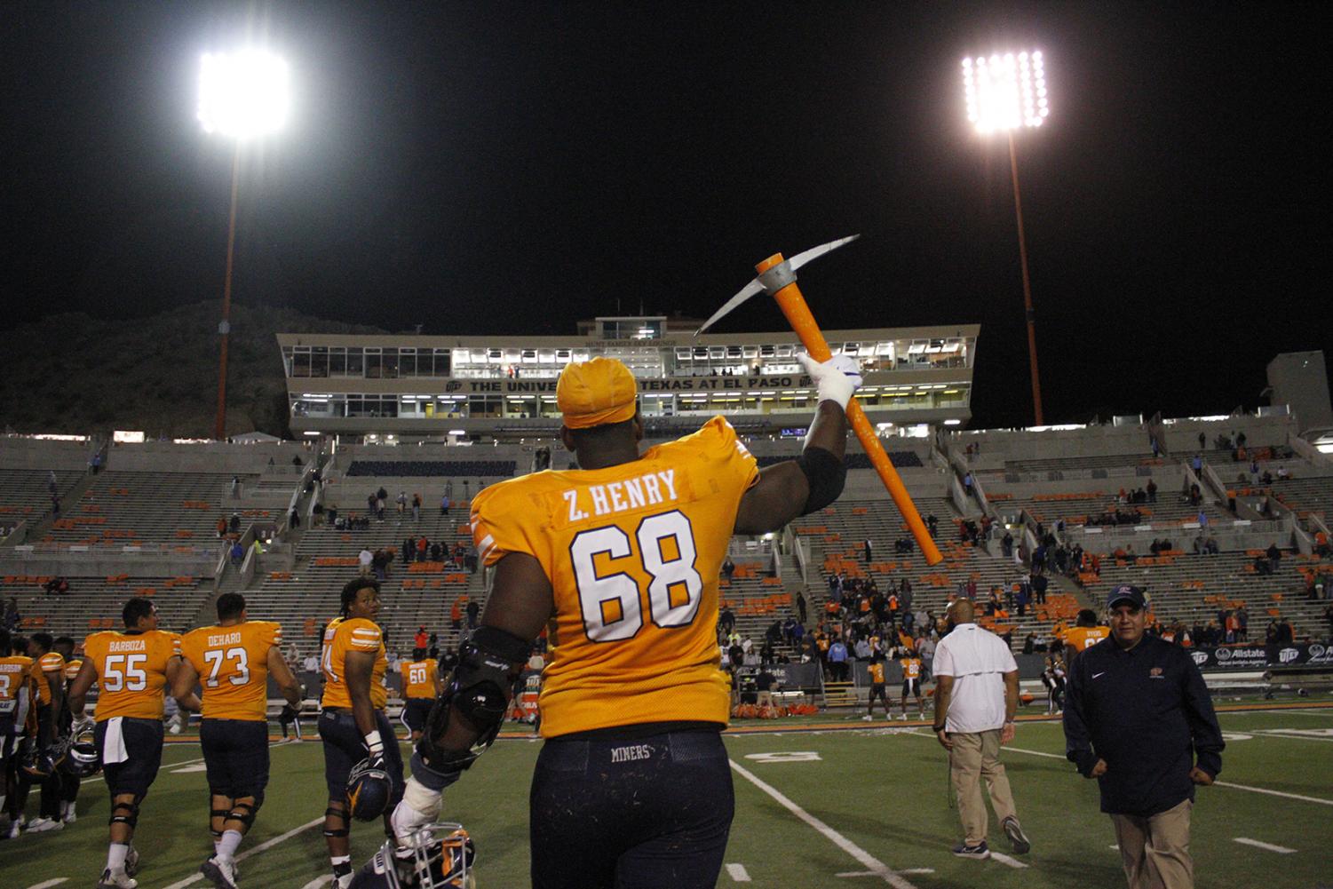 Miners+bulldoze+past+the+Bulldogs