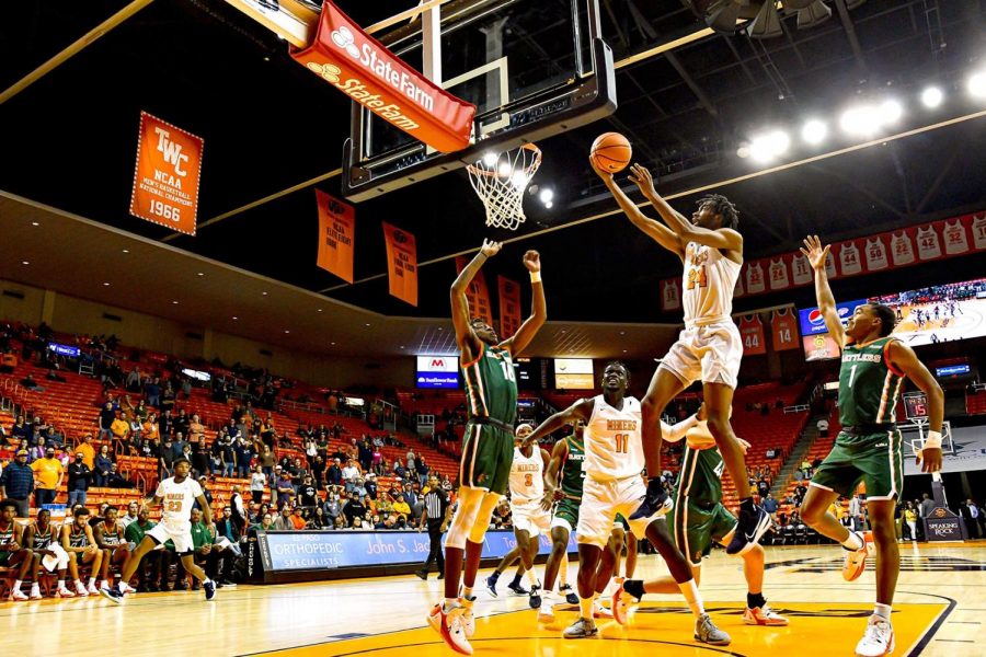 Jamal Bieniemy goes up for a layup against FAMU on Nov. 24, 2021, at the Don Haskins center. Photo by: Ace Acosta