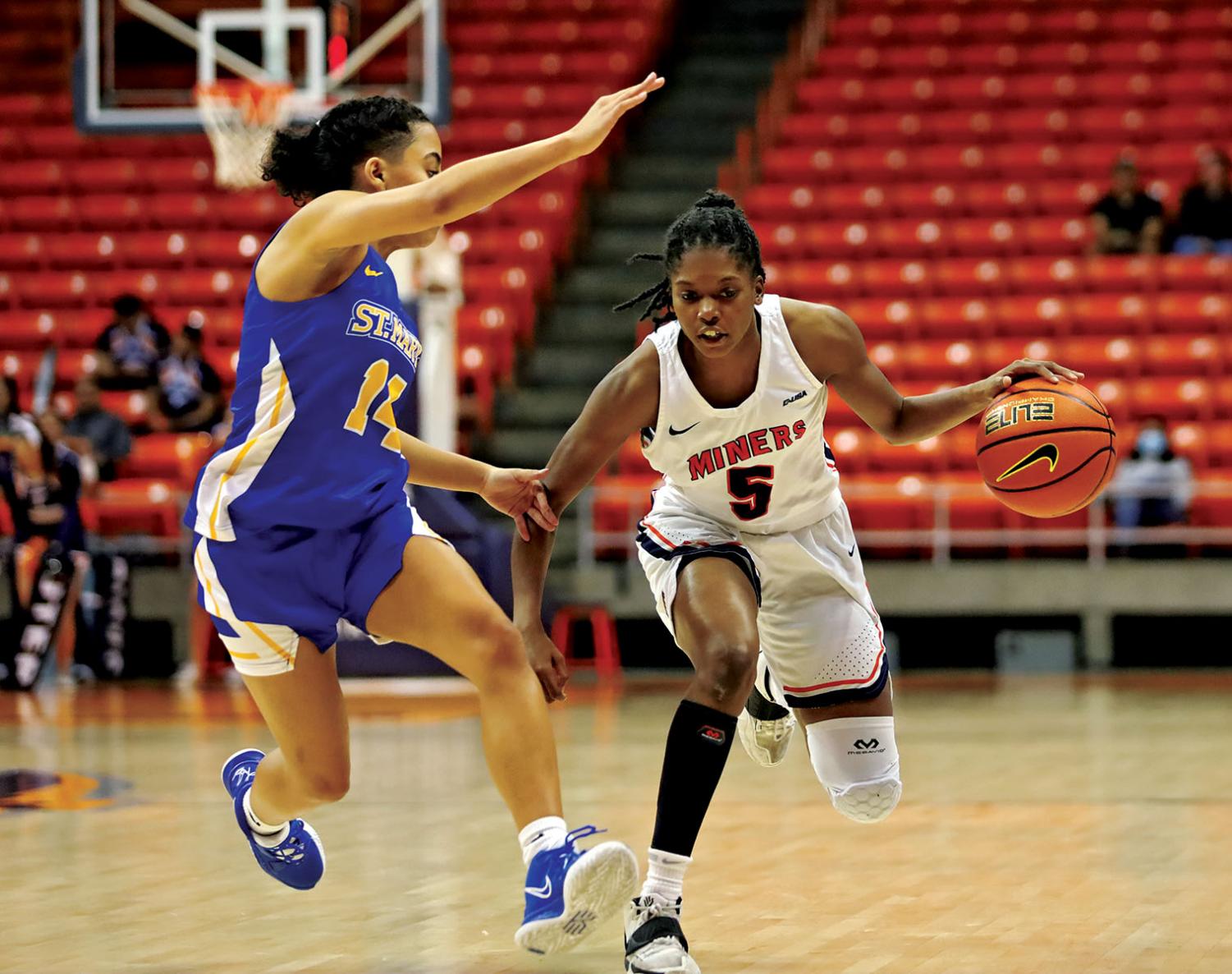Miners+rally+past+the+Rattlers+in+exhibition+match