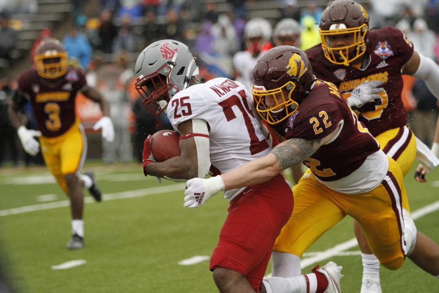 Wide receiver Kalil Pimpleton catches a pass against Washington State at the Tony the Tiger Sun Bowl on Dec. 31, 2021. 