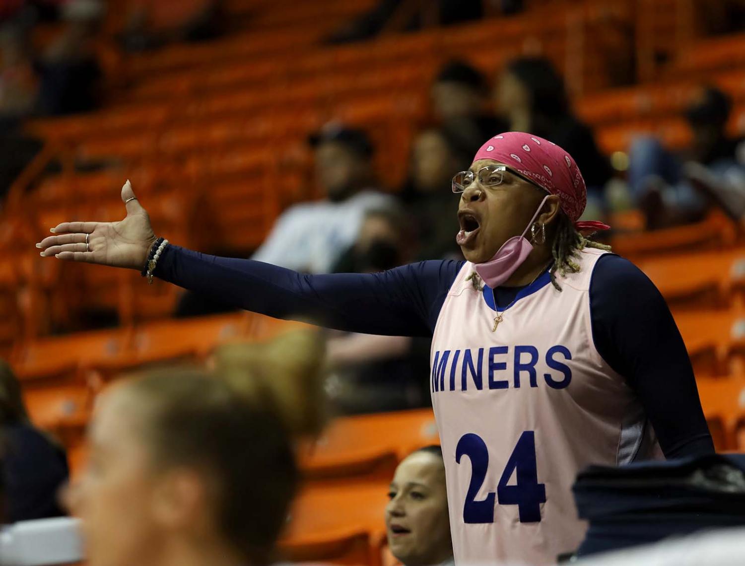 Miners+lose+to+LA+Tech+in+late+comeback