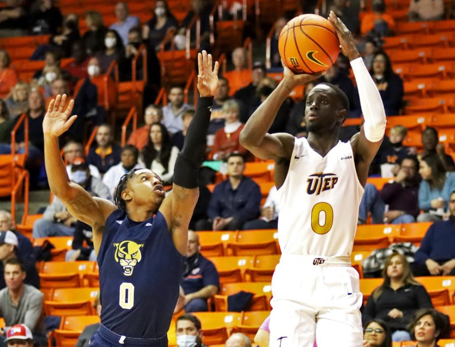 Junior guard Souley Boum, originally from Oakland, California, has averaged 19 points and four rebounds per game during the 2021-2022 season.  