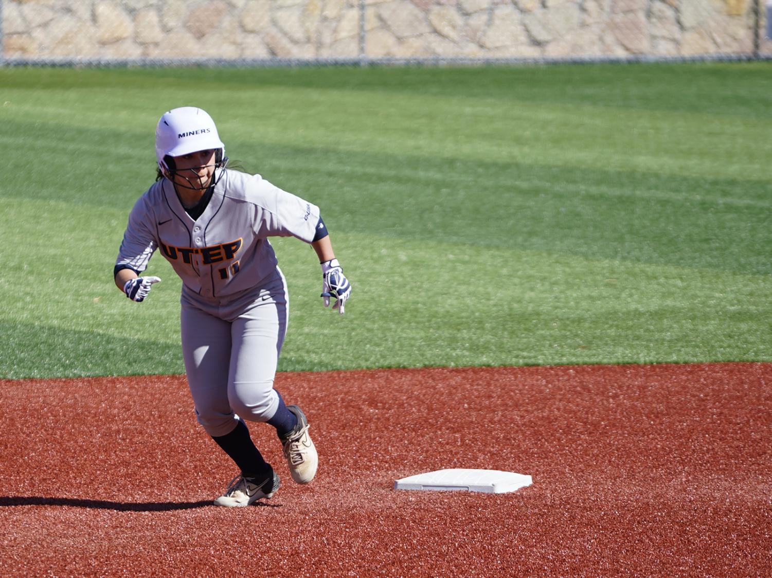 UTEP+women+athletes+score+season+milestones