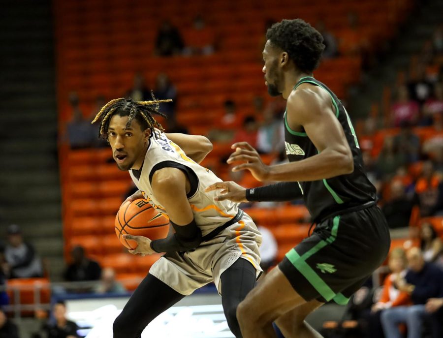 Forward Jamari Sibley plays offense during the first quarter. 