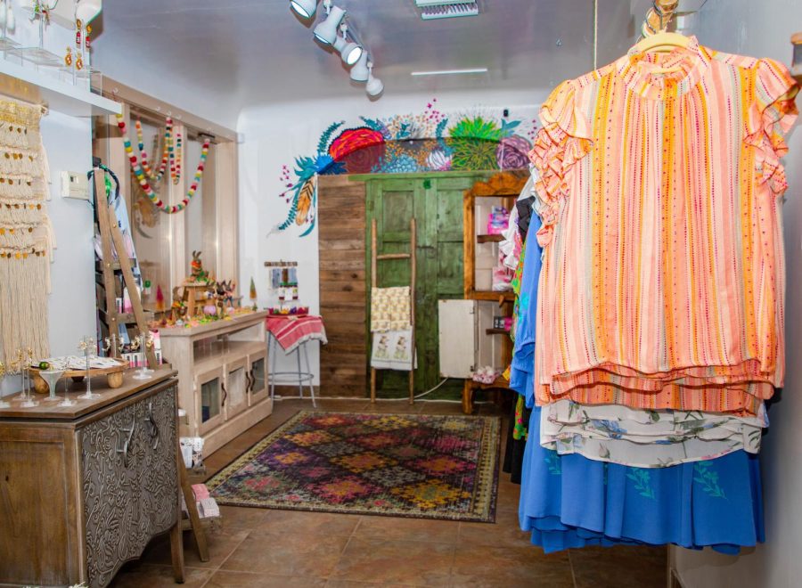 Dos Femmes is a local boutique located at 5034 Doniphan Drive. The shop is run by two sisters who sell woman’s clothing, bags and earrings. 