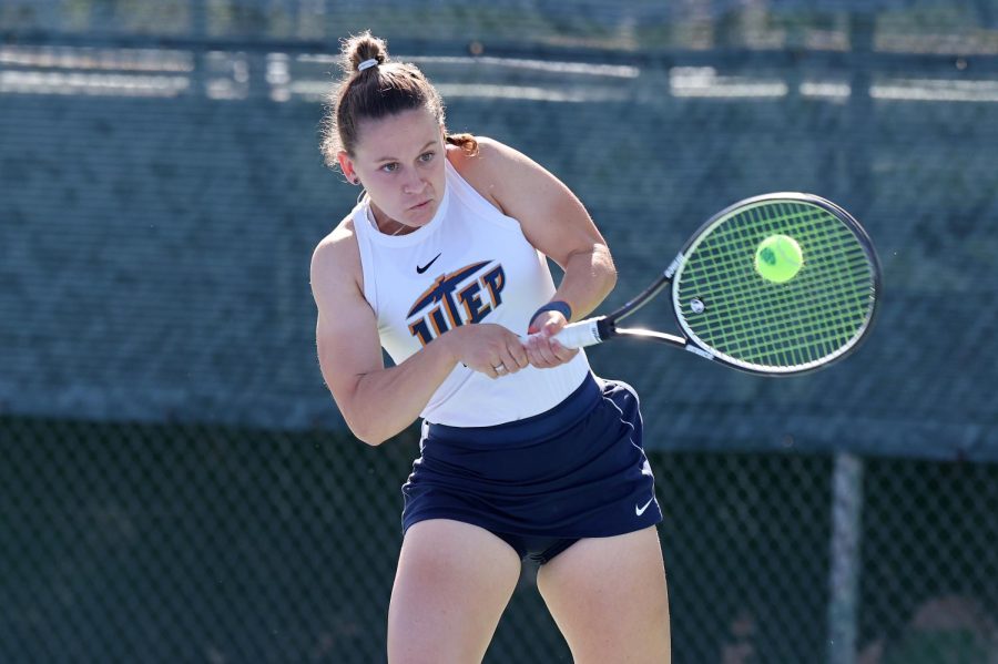 Sophomore Veronika Lebisova defeated NMSU sophomore Bella Nguyen in a straight set match, 6-0, 6-3, on April 10. Photo courtesy of Ruben Ramirez.