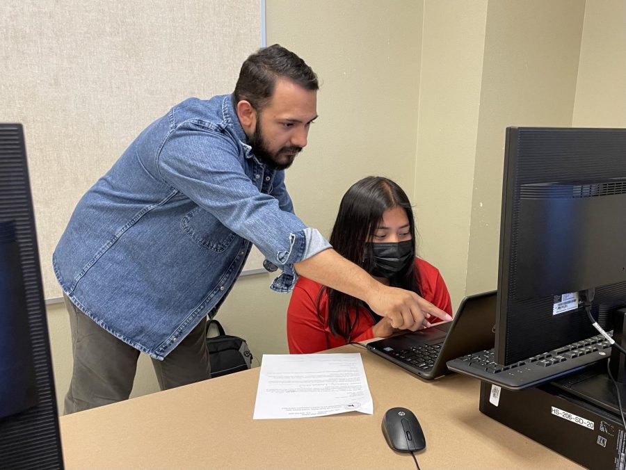 The overwhelming effects of being a full-time student and a full-time employee take a toll on 	students at the University of Texas at El Paso. Photo credit by Ismael Gonzalez.