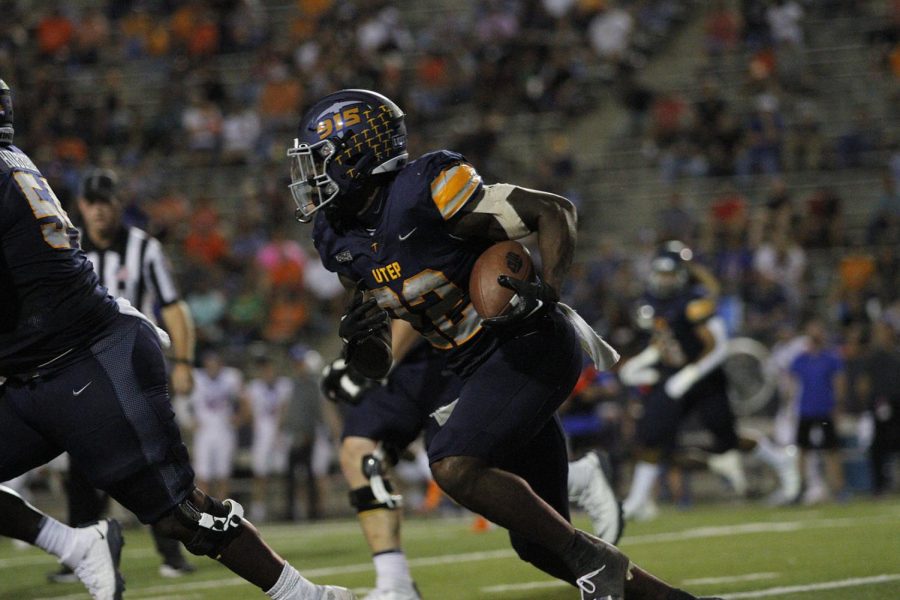 UTEP running back Ronald Awatt runs the ball against Boise State on Sep.23