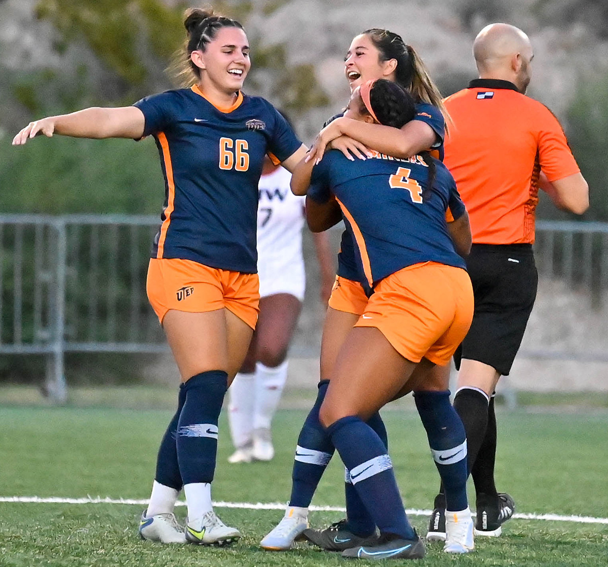 Soccer+avoids+losses+in+home+stretch
