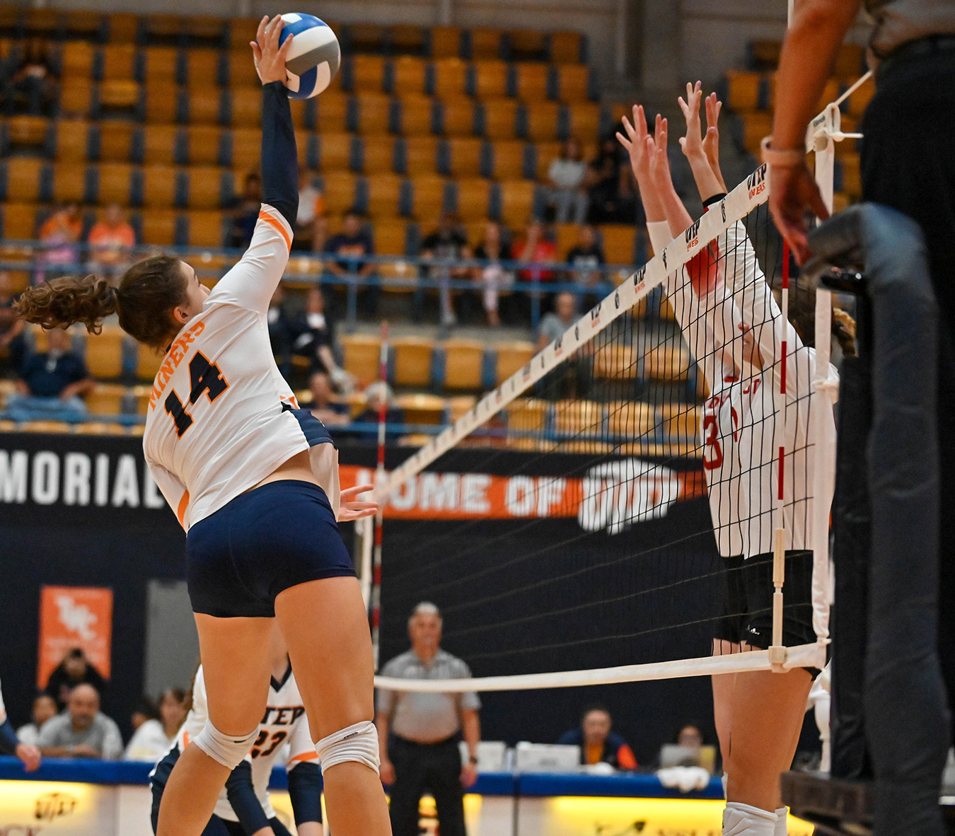 UTEP+volleyball+hosts+%E2%80%98Borderland+Invitational%E2%80%99