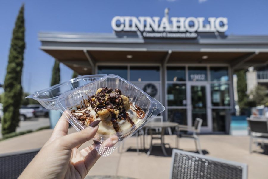 Not only is Cinnaholic participating in the Vegan Chef Challenge, but their entire menu is vegan friendly and includes cookie dough scoops and cinnamon rolls.  