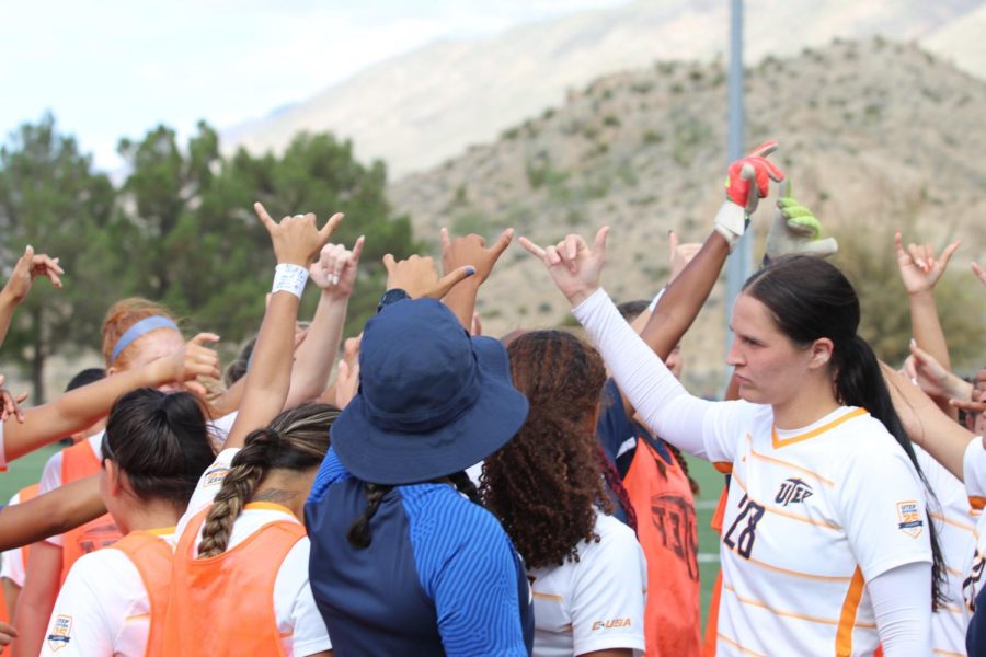 The+Miners+soccer+team+breaks+their+huddle+at+the+beginning+of+the+second+half+hoping+to+turn+things+around.+