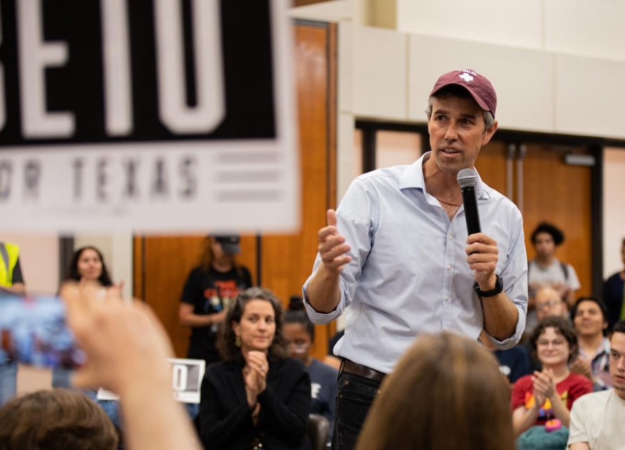 Gubernatorial candidate Beto O’Rourke speaks to attendees at the El Paso Natural Gas Conference Center for his college tour at UTEP Oct. 11. 