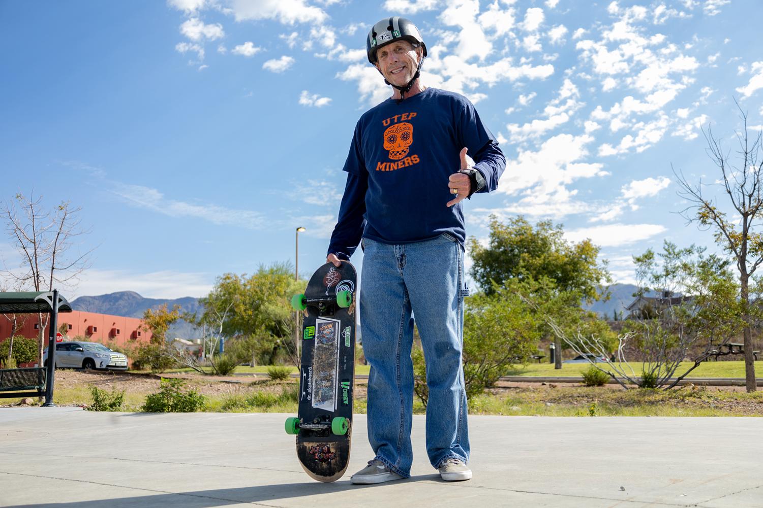 Decano + Salud + Ciencias %2C + %E2% 80% 98Dr.  + Patineta% E2% 80% 99 + Enseña + Física + Por + Patineta