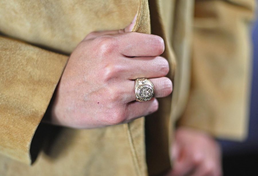  The class ring is one of many ways to commemorate high school and college graduations and is a tradition that has been a part of the history of the U.S. for many years. 