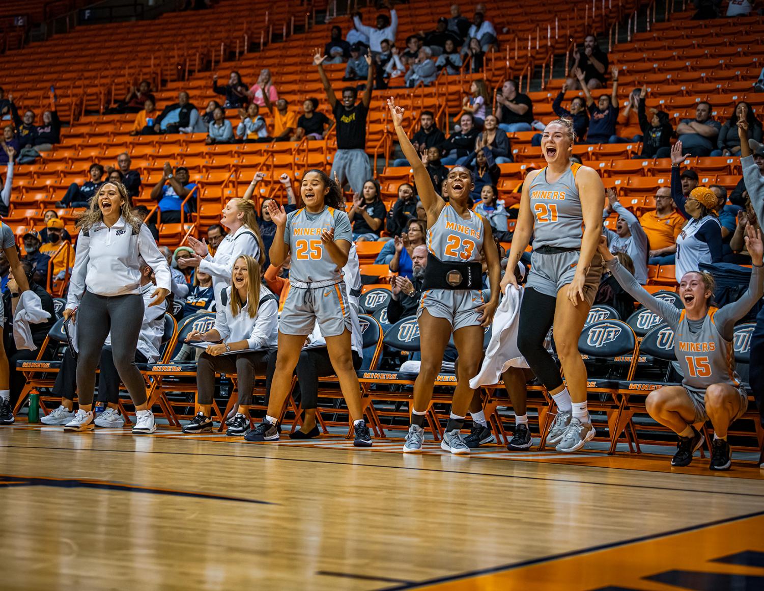Women%E2%80%99s+basketball+starts+off+season+strong