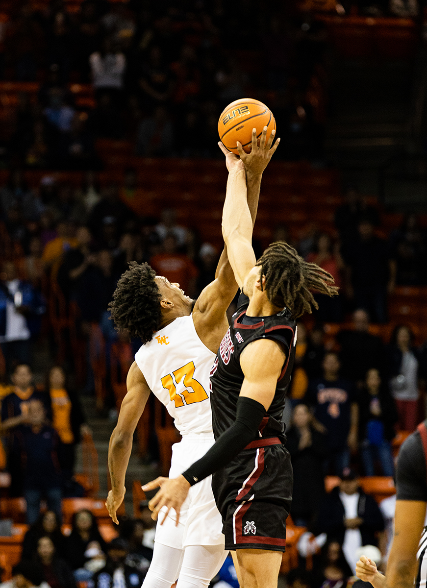 Battle+of+I-10+tips+off+at+the+Don+Haskins+Center